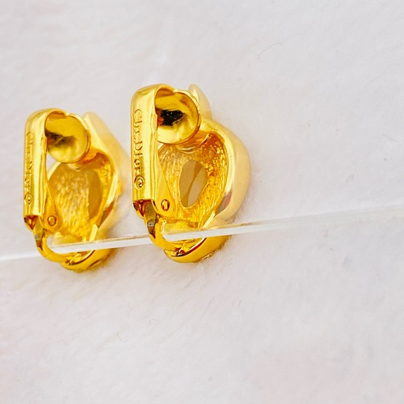 Authentic Christian Dior Rhinestones Gold tone clip earring - Picture 6 of 11